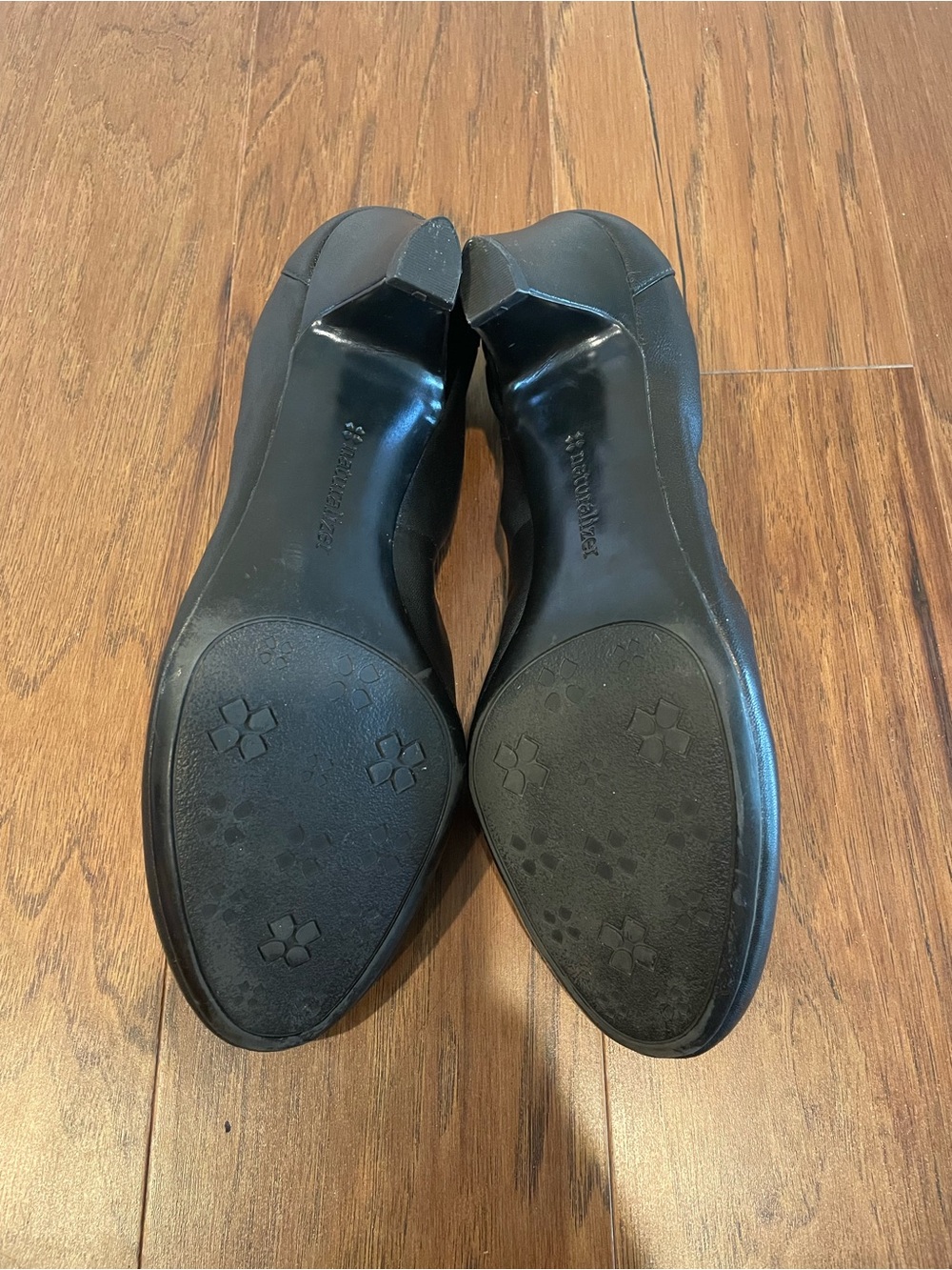 Naturalizer Stargaze Black Heels - Picture 8 of 8